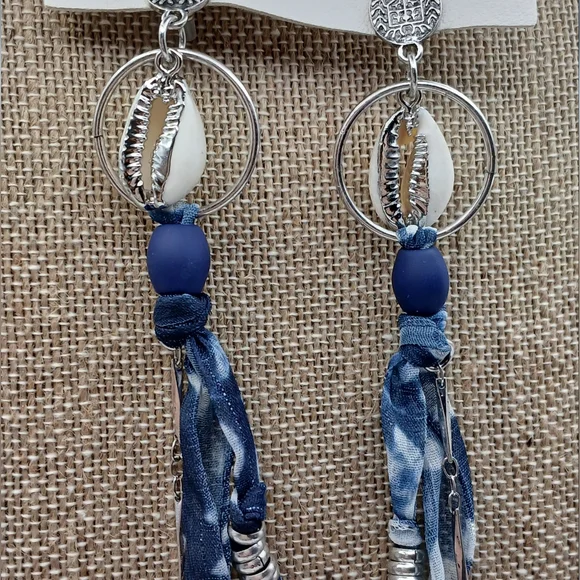 SOLD Free People Bridget Dangle Shells Blue And Silver Earrings NWT - Picture 10 of 16